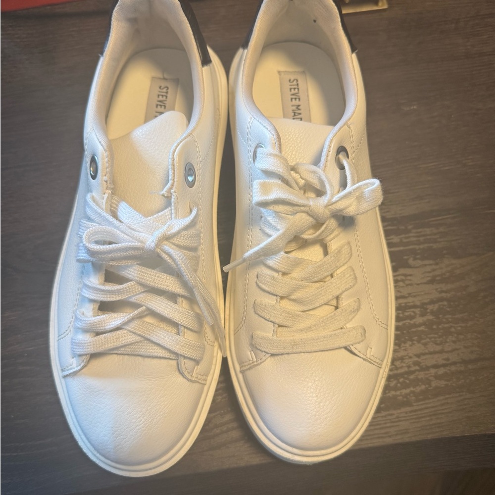 Steve Madden Catcher White Black